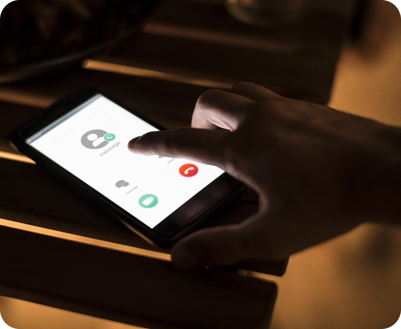 smartphone-call-contact-concept